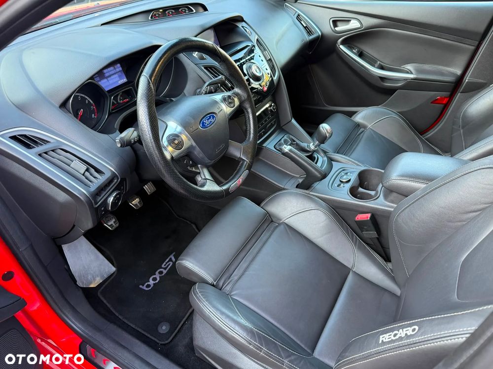 Ford Focus 2.0 EcoBoost ST mit Leder-Exclusiv-Paket - 16