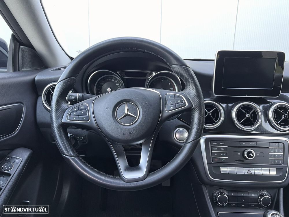Mercedes-Benz CLA 180 d Urban - 15