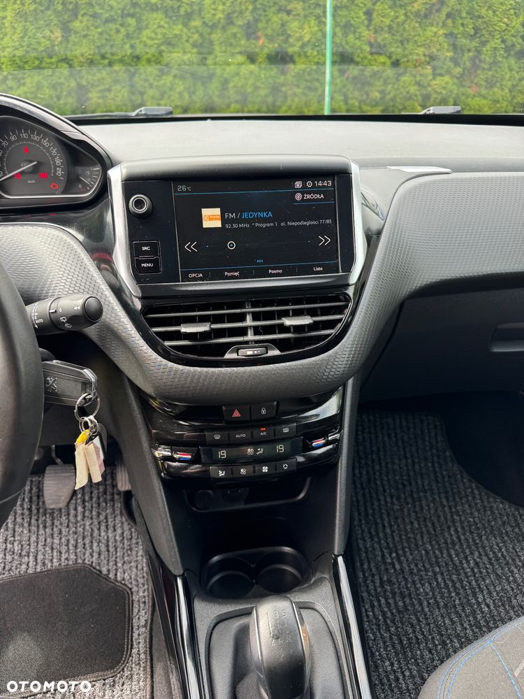 Peugeot 2008 1.5 BlueHDi Signature - 11