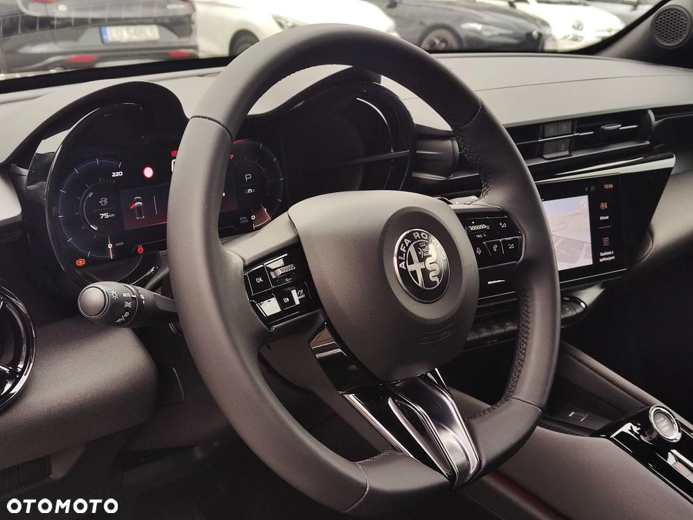 Alfa Romeo Junior 1.2 mHEV Ibrida Speciale eDCT - 16