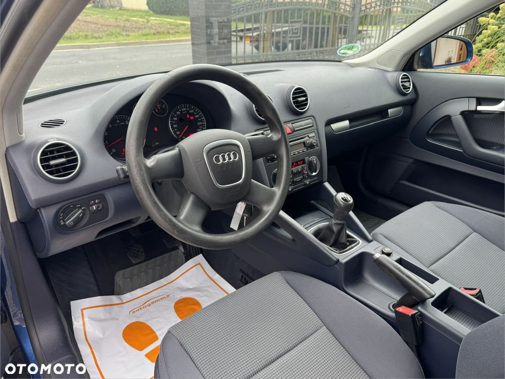 Audi A3 3-drzwiowe 1.6 Ambition - 17