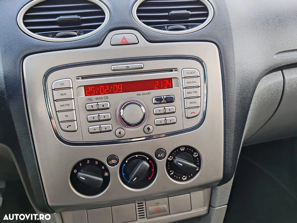 Ford Focus - 11