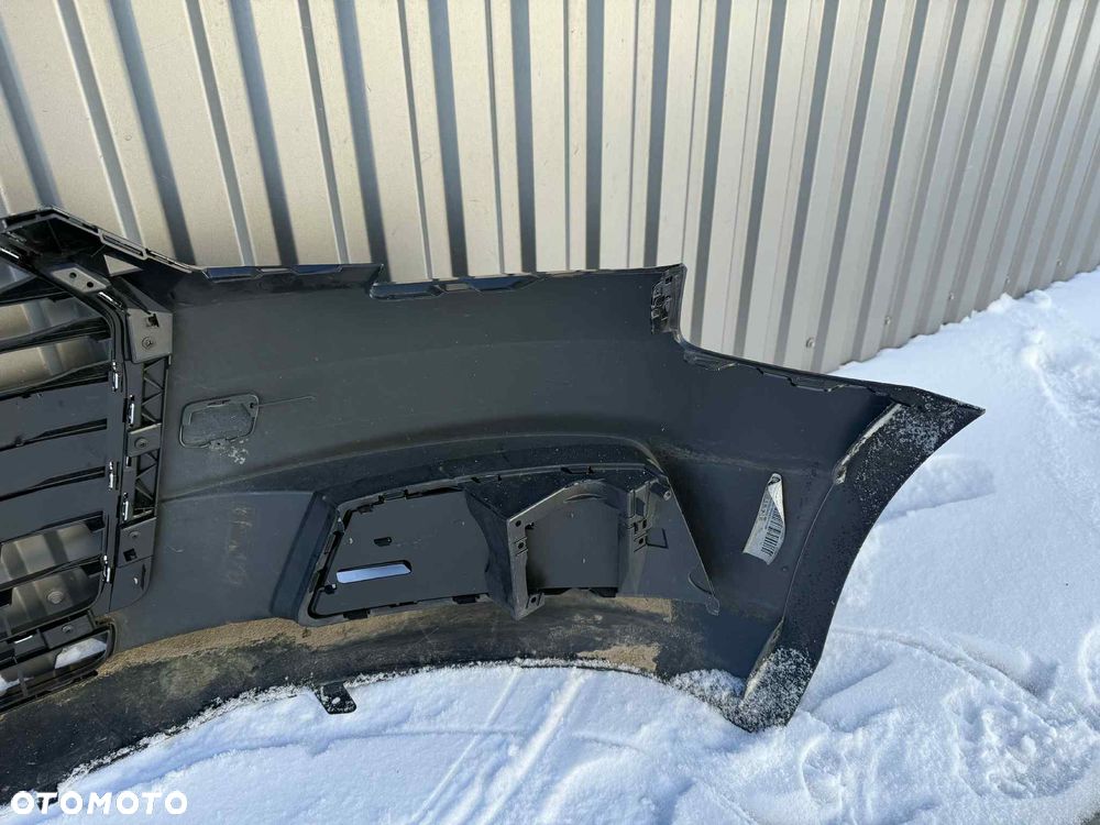 Audi A4 B9 Zderzak Przód Przedni PDC 15-19 Kolor: LY9T - 8