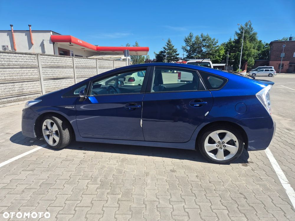 Toyota Prius (Hybrid) Executive - 4