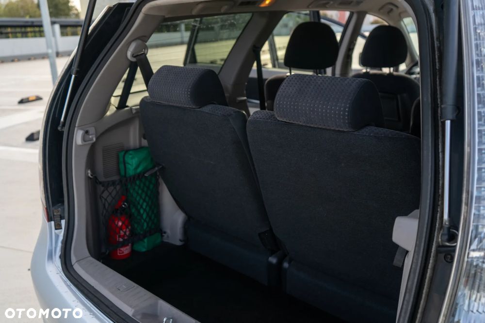 Mitsubishi Grandis 2.0 DI-D 6-Sitzer Intense - 12