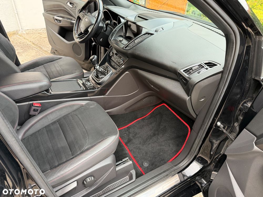 Ford Kuga 2.0 TDCi 2x4 ST-Line - 5