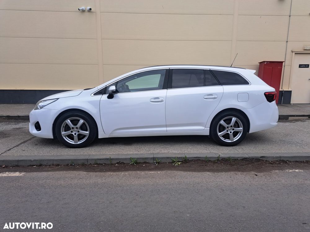 Toyota Avensis 2.0 D-4D Elegance - 6