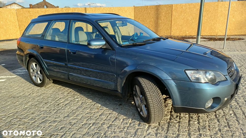 Subaru Outback 3.0 H6 - 10