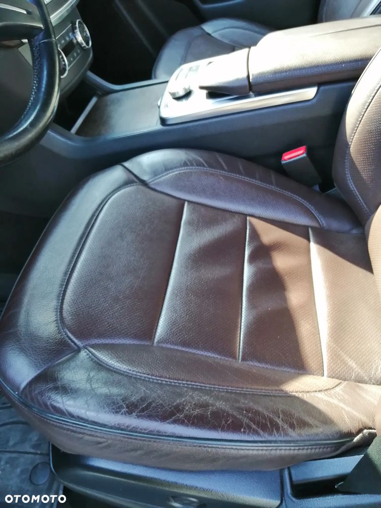 Mercedes-Benz ML - 26