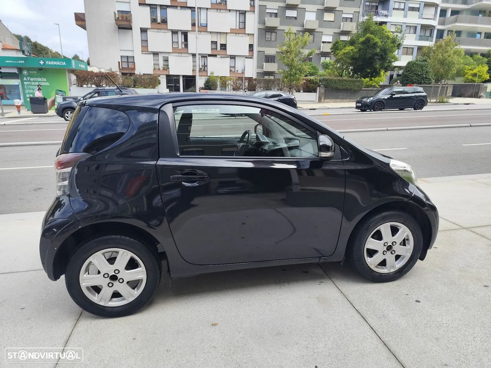 Toyota iQ 1.0 VVT-i - 13