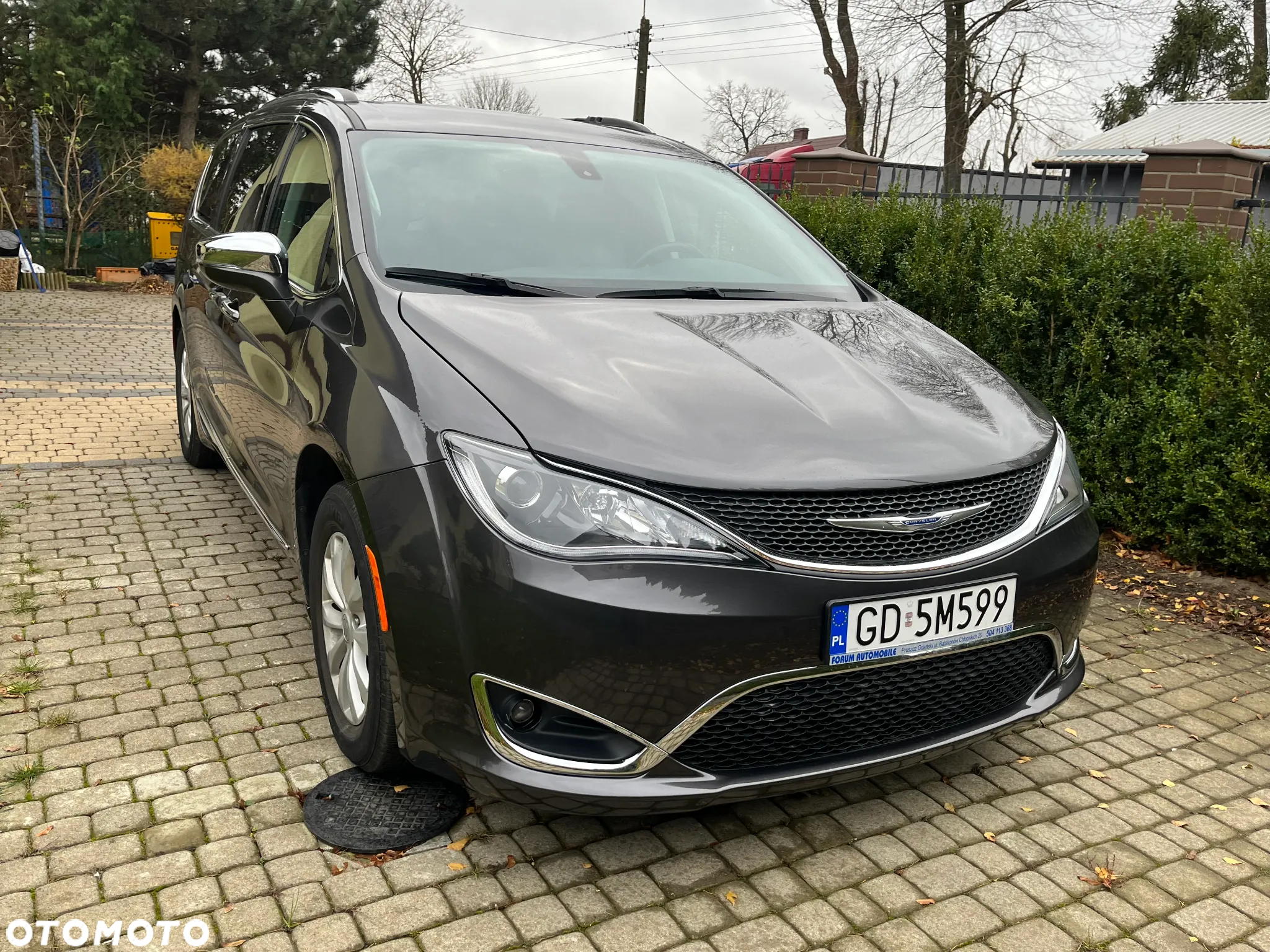 Chrysler Pacifica - 2