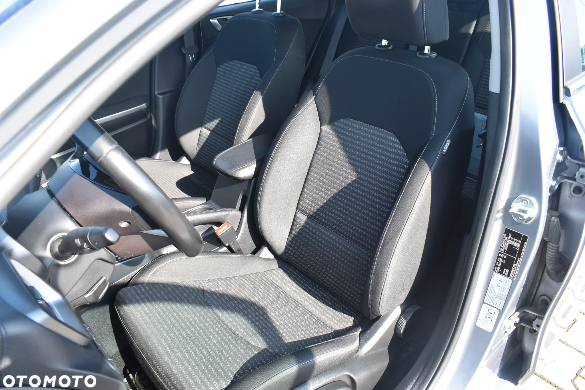 Kia Ceed 1.5 T-GDI M - 12