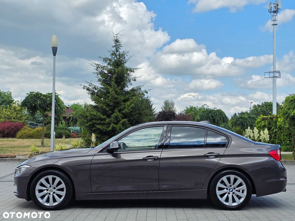 BMW Seria 3 320i Modern Line - 16
