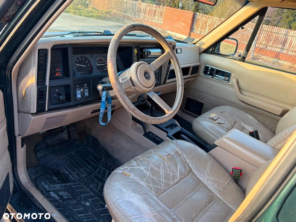 Jeep Cherokee 4.0 - 9