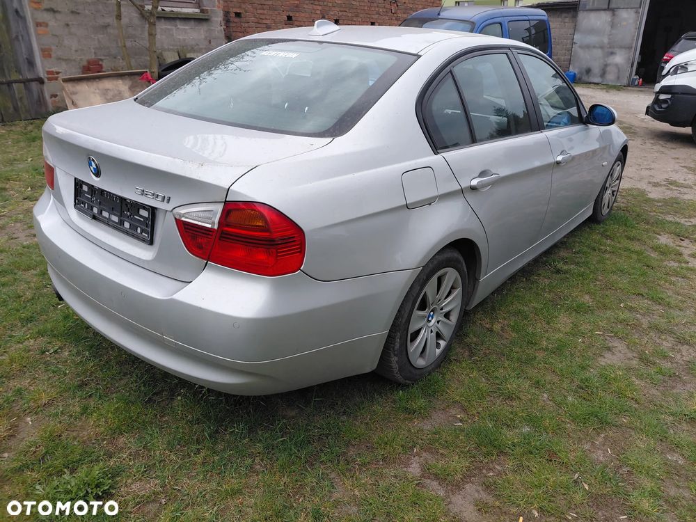 BMW Seria 3 320i - 5
