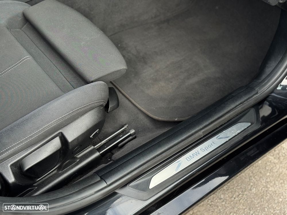 BMW 318 d Auto Line Sport - 24