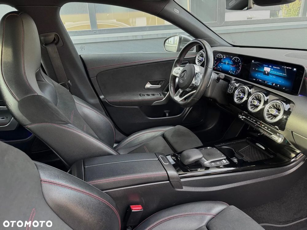 Mercedes-Benz CLA 180 7G-DCT AMG Line - 10
