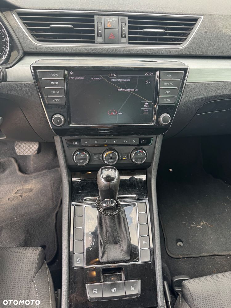 Skoda Superb 2.0 TDI DSG Sportline - 15