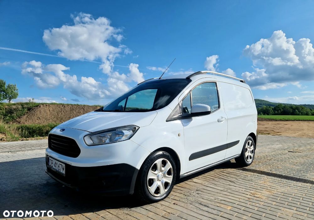 Ford transit courier - 11