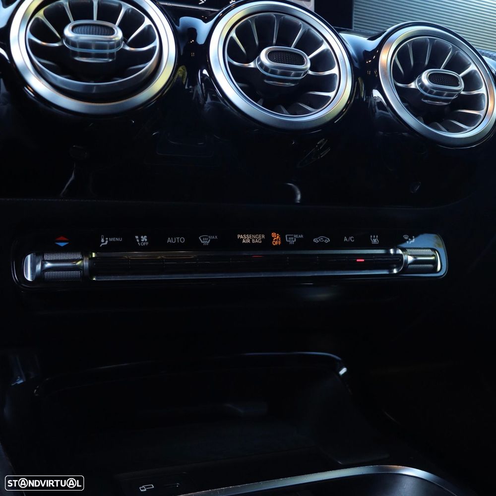 Mercedes-Benz A 250 Limousine e 8G-DCT AMG Line - 22