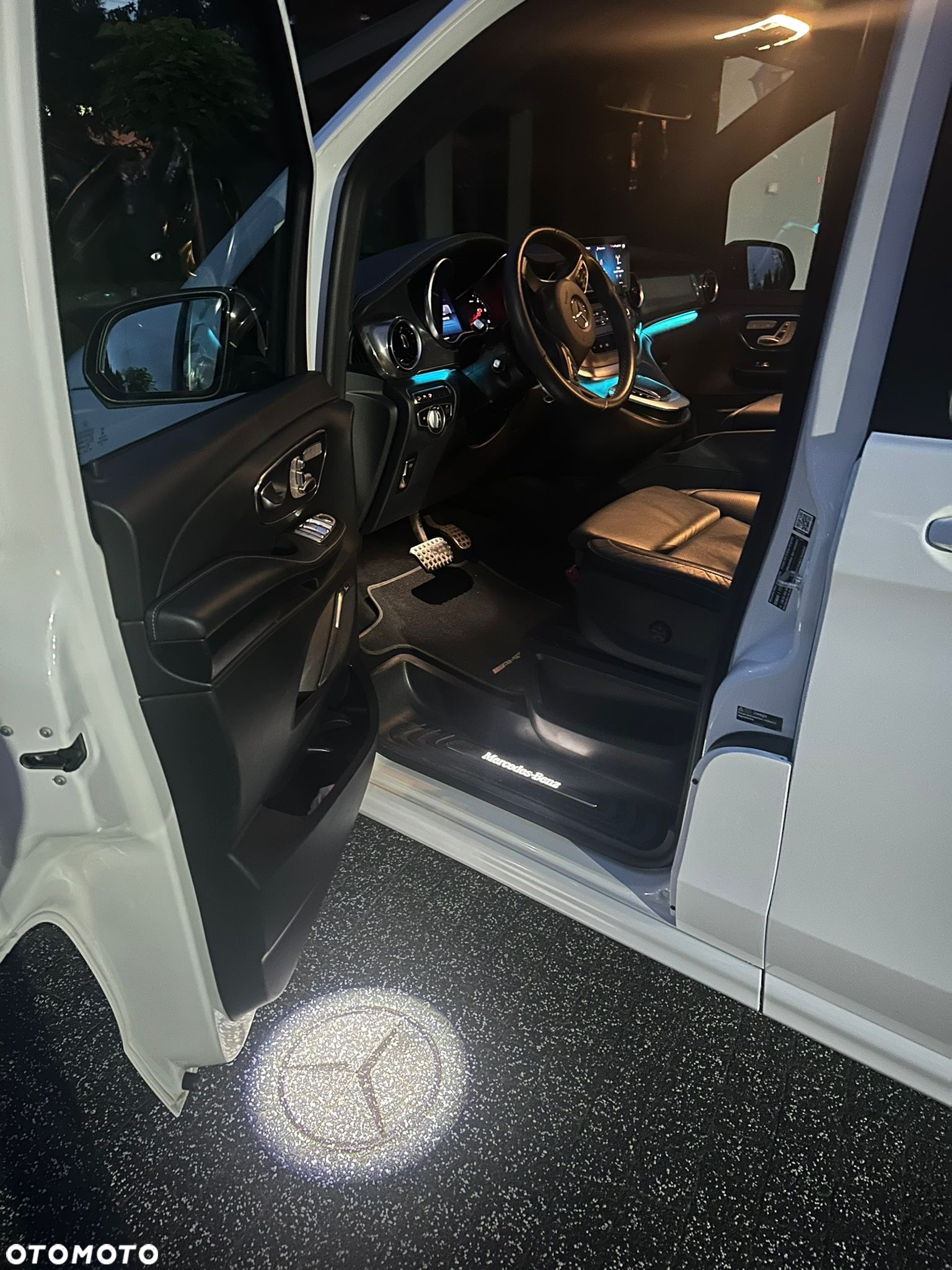 Mercedes-Benz Klasa V 300 d 4-Matic Exclusive 9G-Tronic (d³ugi) - 37