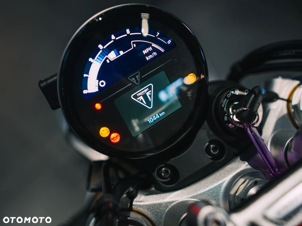 Triumph Speed Twin - 16