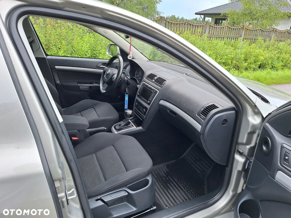 Skoda Octavia 2.0 TDI DPF Elegance DSG - 9