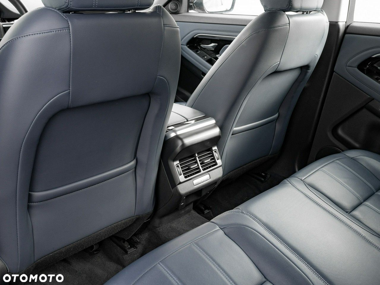 Land Rover Range Rover Evoque - 26
