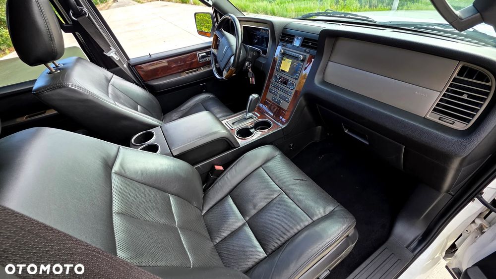 Lincoln Navigator 5.4 4WD Luxury - 41