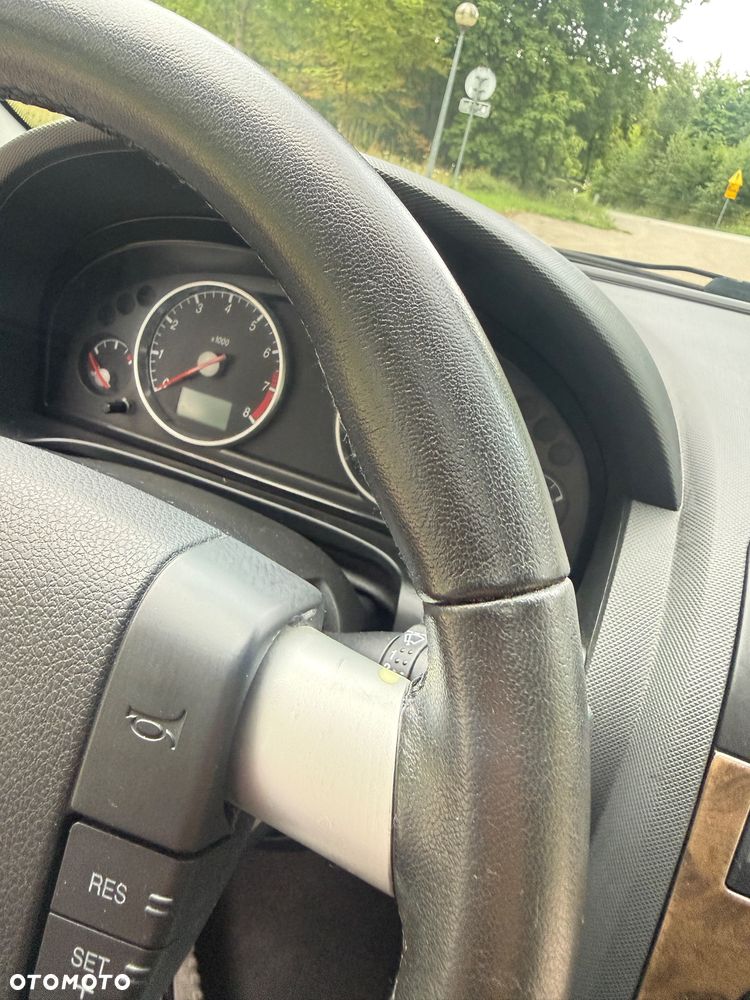 Ford Mondeo 2.5 V6 Ghia X - 28
