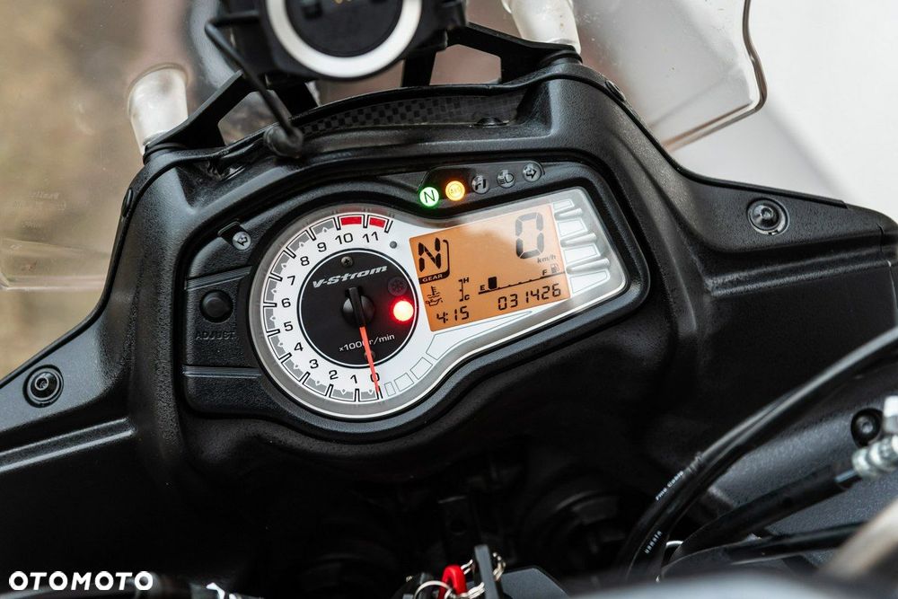 Suzuki DL - 8