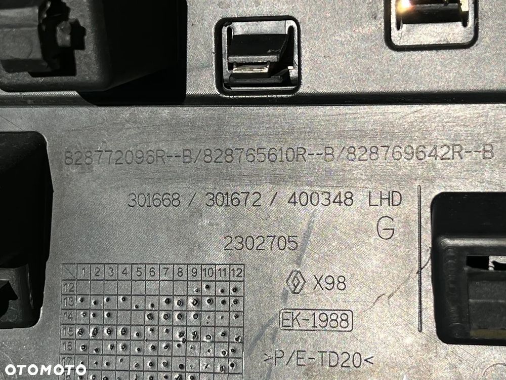 LISTWA DRZWI CHROM TYŁ LEWY TYLNA LEWA RENAULT CLIO IV 828772096R - 4