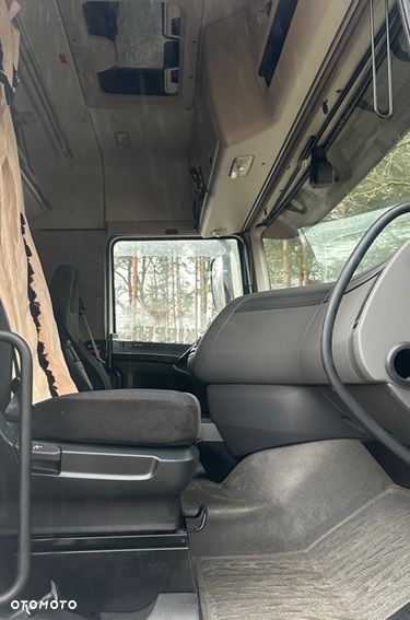 DAF XF460 SPACE CAB AUTOMAT FULLSPOJLERY KLIMA WEBASTO 2xALUTANK LODÓWKA 768000km FULLSERWIS DAF EURO 6 2017r ŁADNY - 9