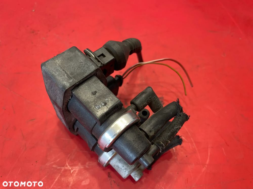 Zawór podciśnienia Audi  a6 c5 - 4