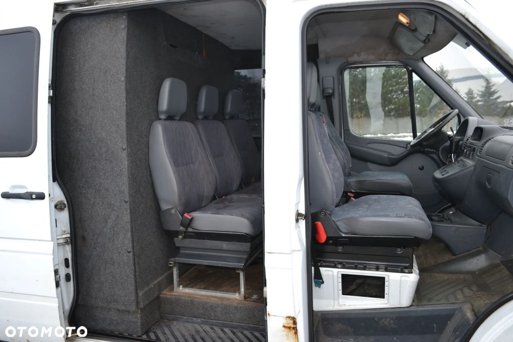Mercedes-Benz Sprinter - 20
