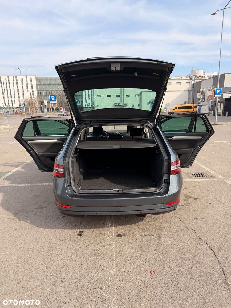 Skoda Superb 2.0 TDI Ambition - 16