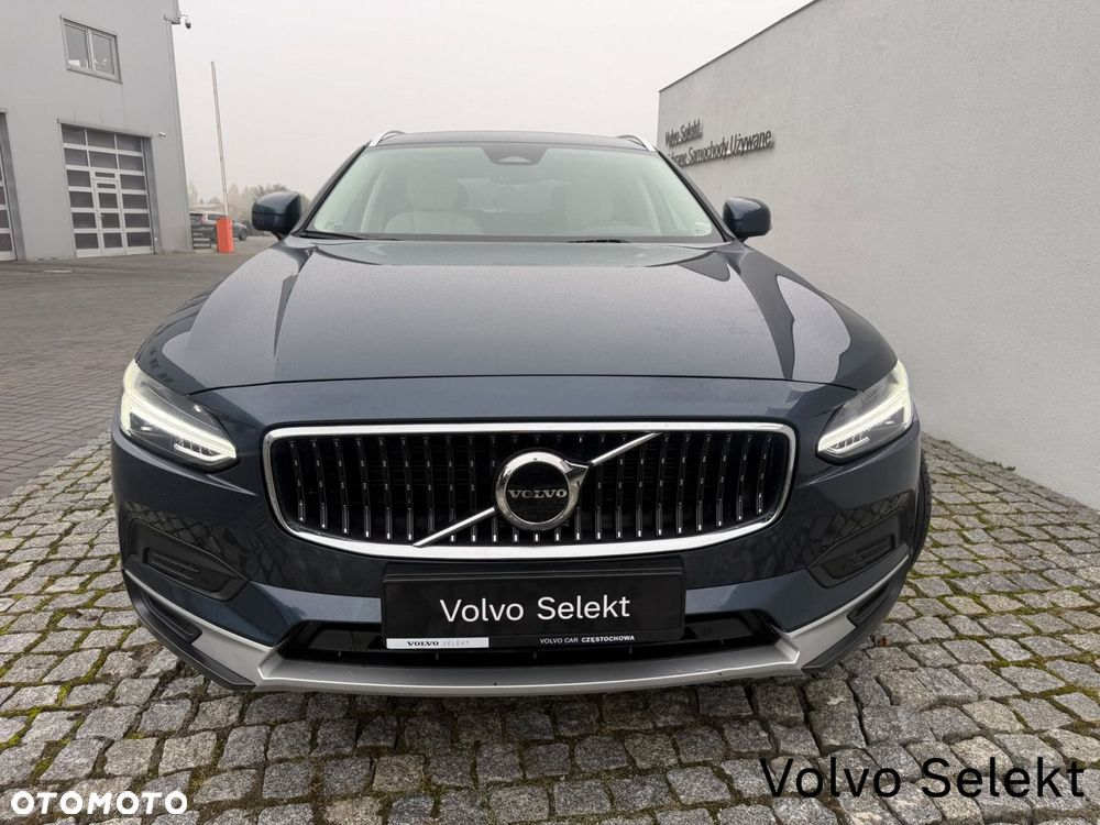 Volvo V90 Cross Country - 41