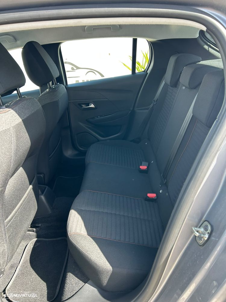 Peugeot 208 - 7