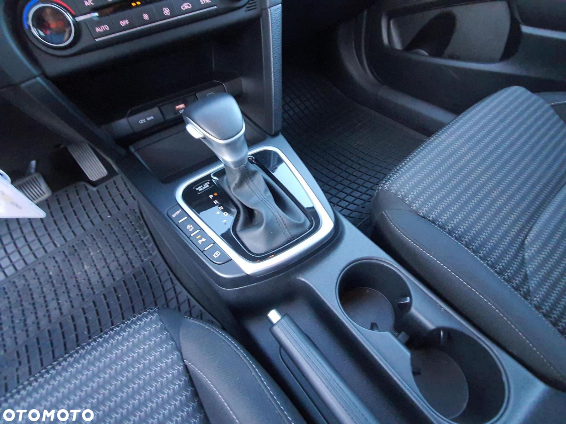 Kia XCeed - 15