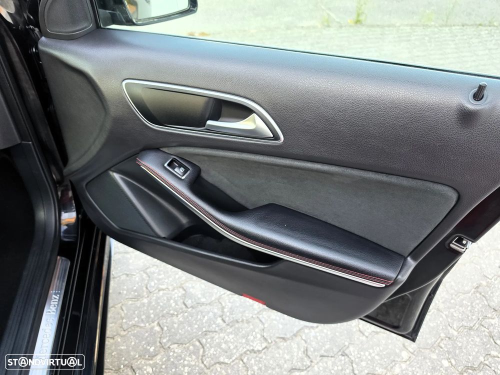 Mercedes-Benz A 180 CDI BE Edition AMG Line - 32