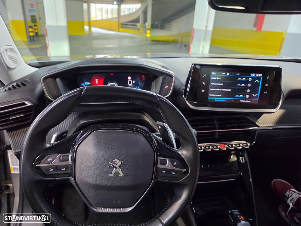 Peugeot 2008 PureTech 130 EAT8 Allure - 4