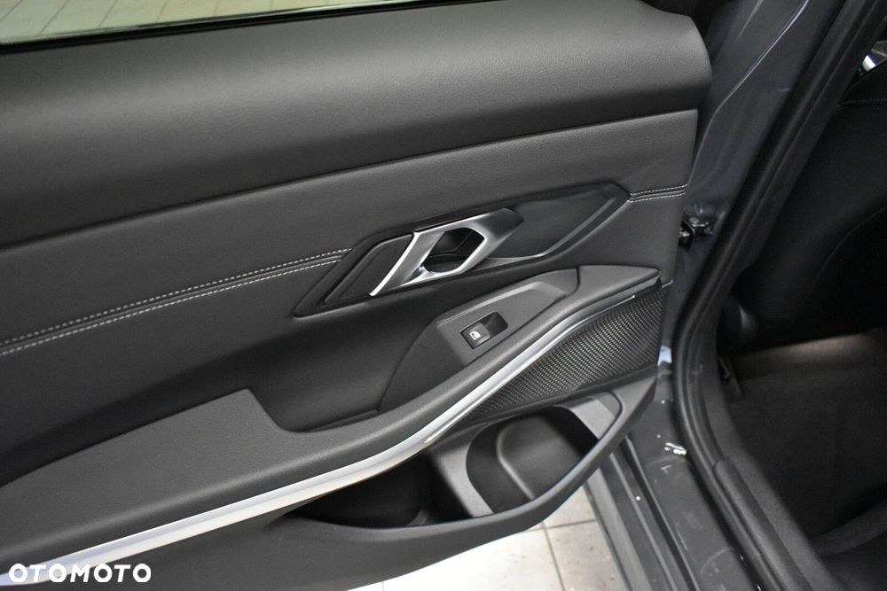 BMW Seria 3 - 23