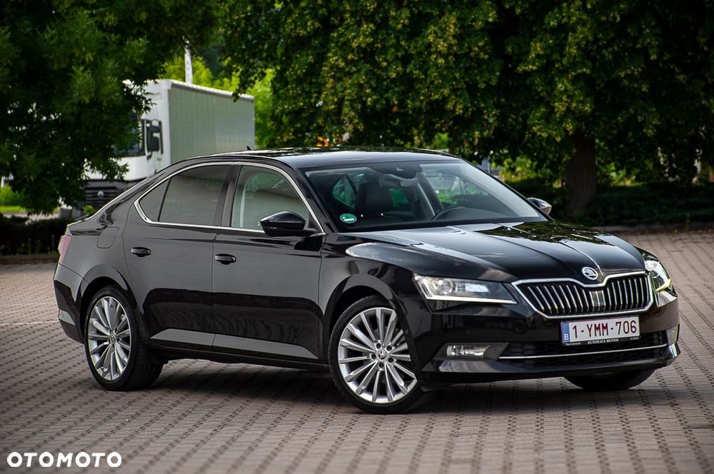 Skoda Superb 2.0 TDI DSG Sportline - 3