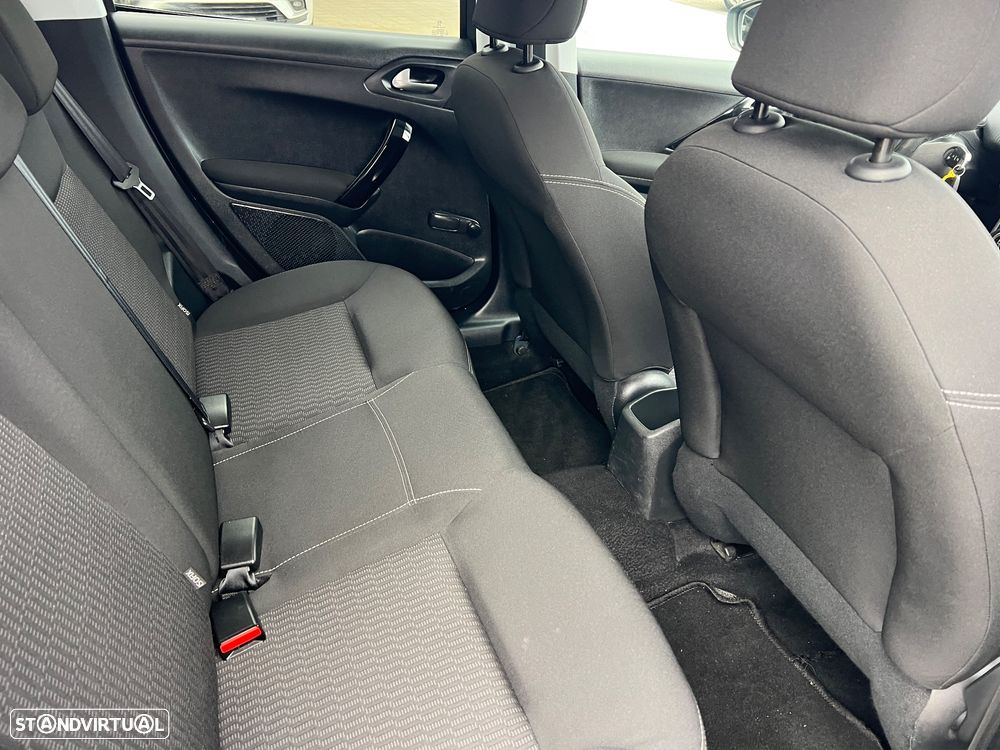 Peugeot 208 1.2 PureTech Active - 28