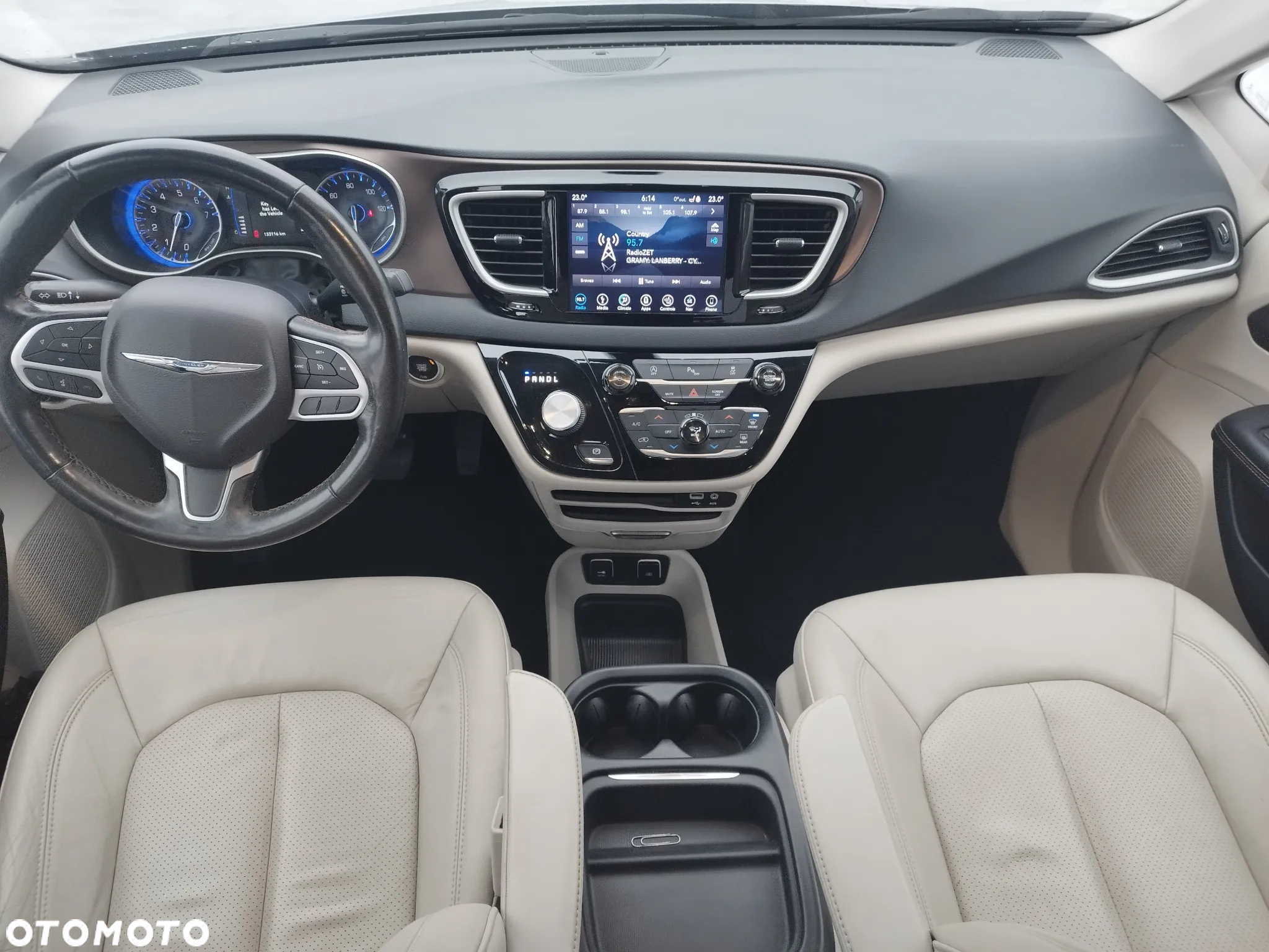 Chrysler Pacifica - 8