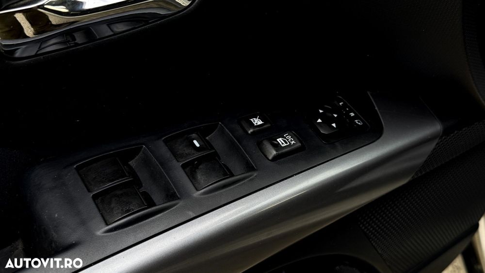 Mitsubishi Outlander - 16
