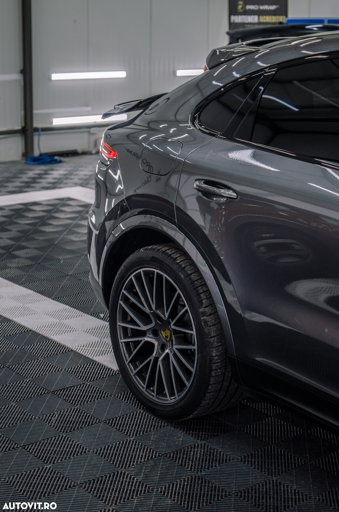 Porsche Cayenne Coupe Standard - 10