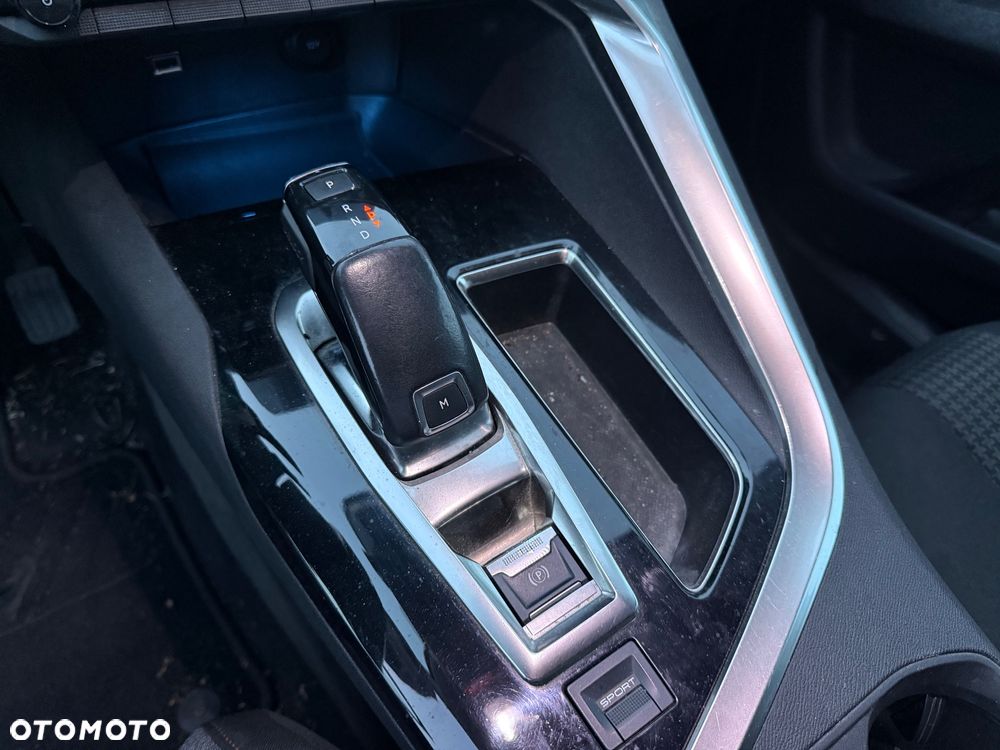 Peugeot 3008 1.6 BlueHDi Active S&S EAT6 - 12