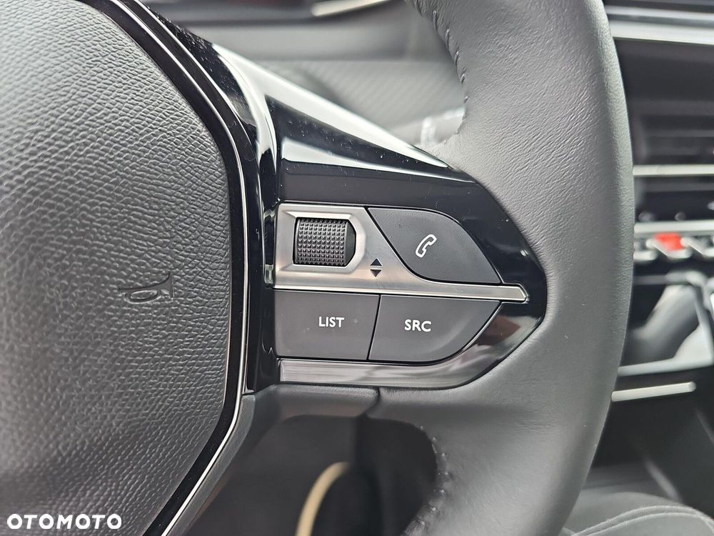Peugeot 208 - 18