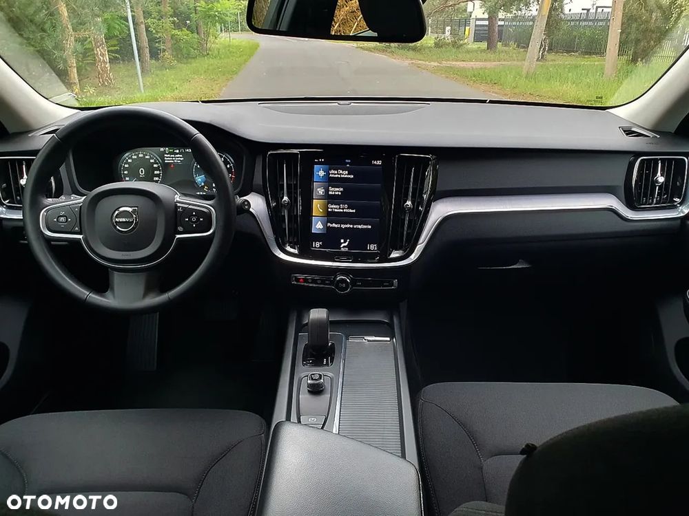 Volvo V60 B3 B DKG Momentum Pro - 9